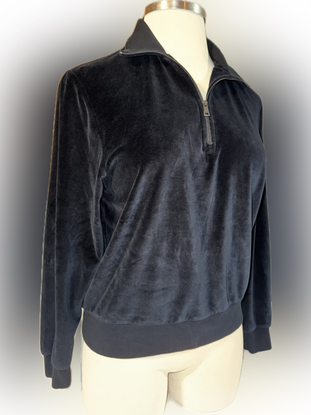 Women’s Polo by Ralph Lauren Black Velour Half-Zip Pullover size Medium - Picture 2 of 7